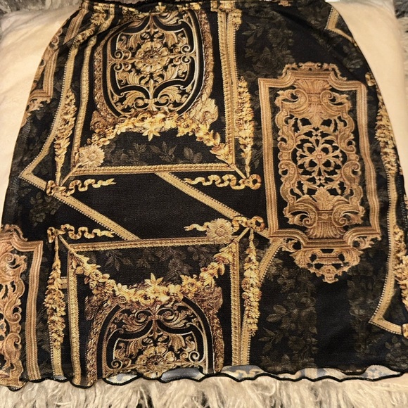 PRETTY LITTLE THING ABSTRACT SKIRT - Picture 1 of 8